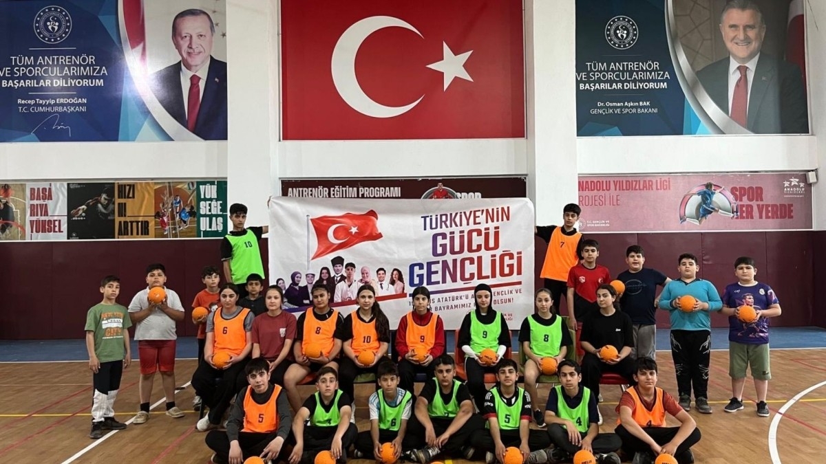 Adıyaman’da Genç Hentbolcular Göz Doldurdu