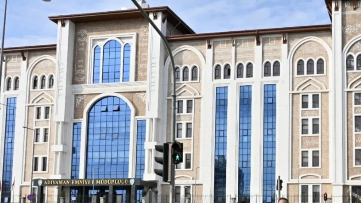 Adıyaman Emniyeti’nden Vatandaşa Bayram Kutlaması ve Güvenlik Çağrısı