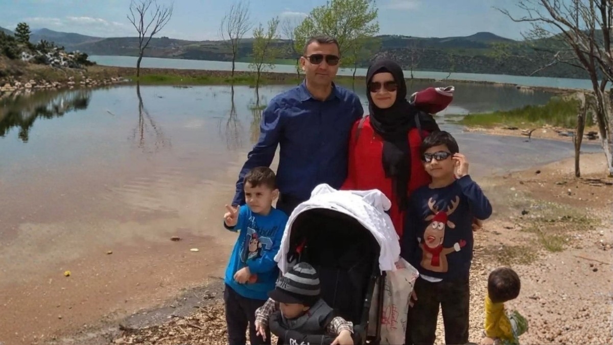 Trafik Kazasının Acı Bilançosu!
Aynı Aileden Dört Kişi Toprağa Verildi