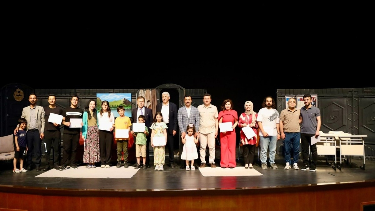 Tiyatro ile Ailelere İletişim Dersi
