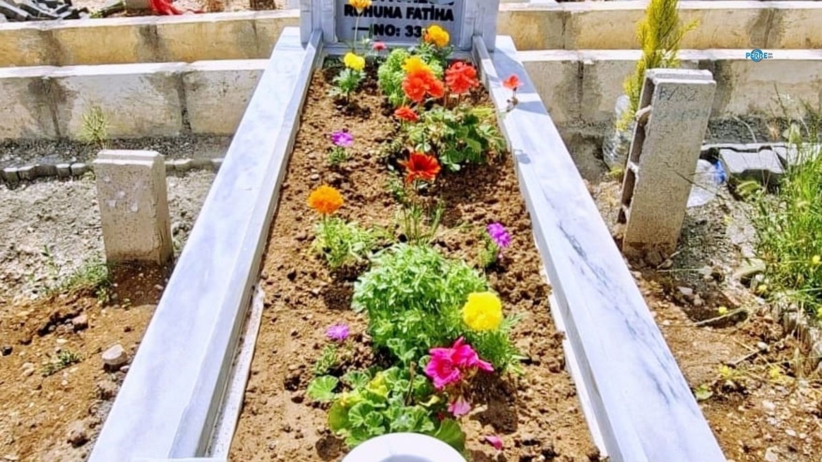 Acıya Saygısızlık!
Mezar Çiçeklerinin Çalındığı Öne Sürüldü