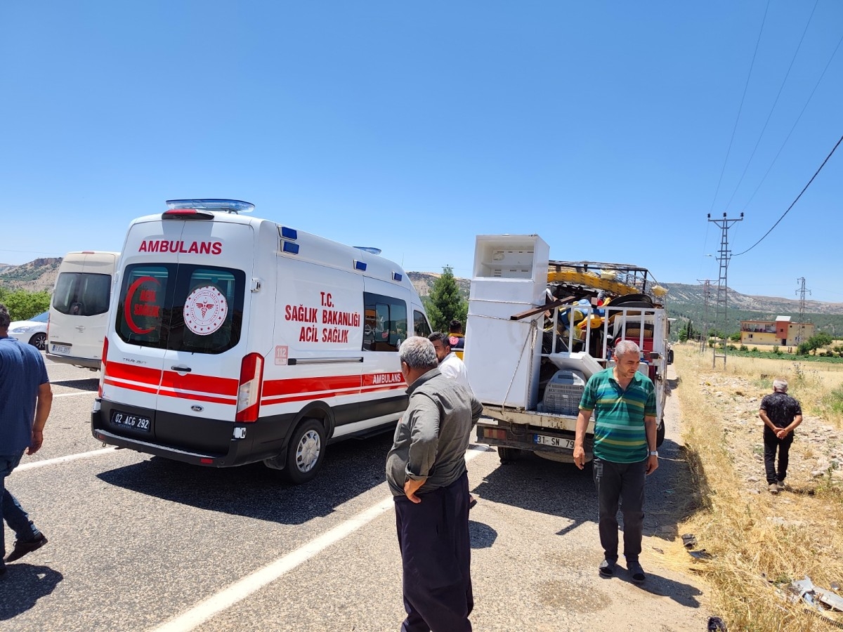 Besni’de Feci Kaza 1 ölü, 1 yaralı - Videolu Haber