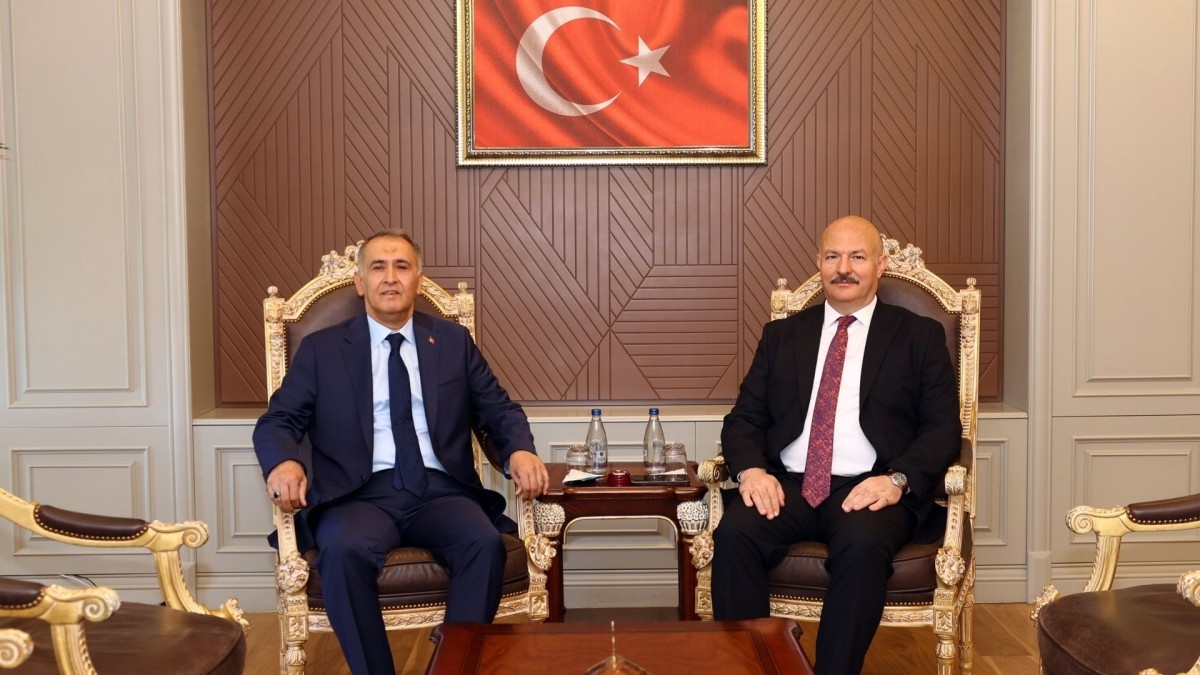 Adıyaman'ın Eski ve Yeni Valisi Valilikte Buluştu