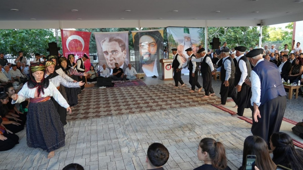 Aşure Lokması Gönülleri Buluşturdu  - Videolu Haber