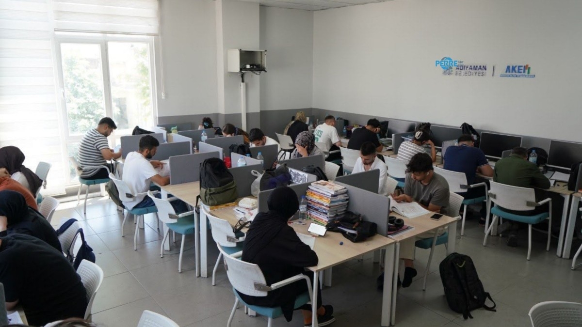 Adıyaman Belediyesi'nden KPSS Adaylarına Kurs - Videolu Haber