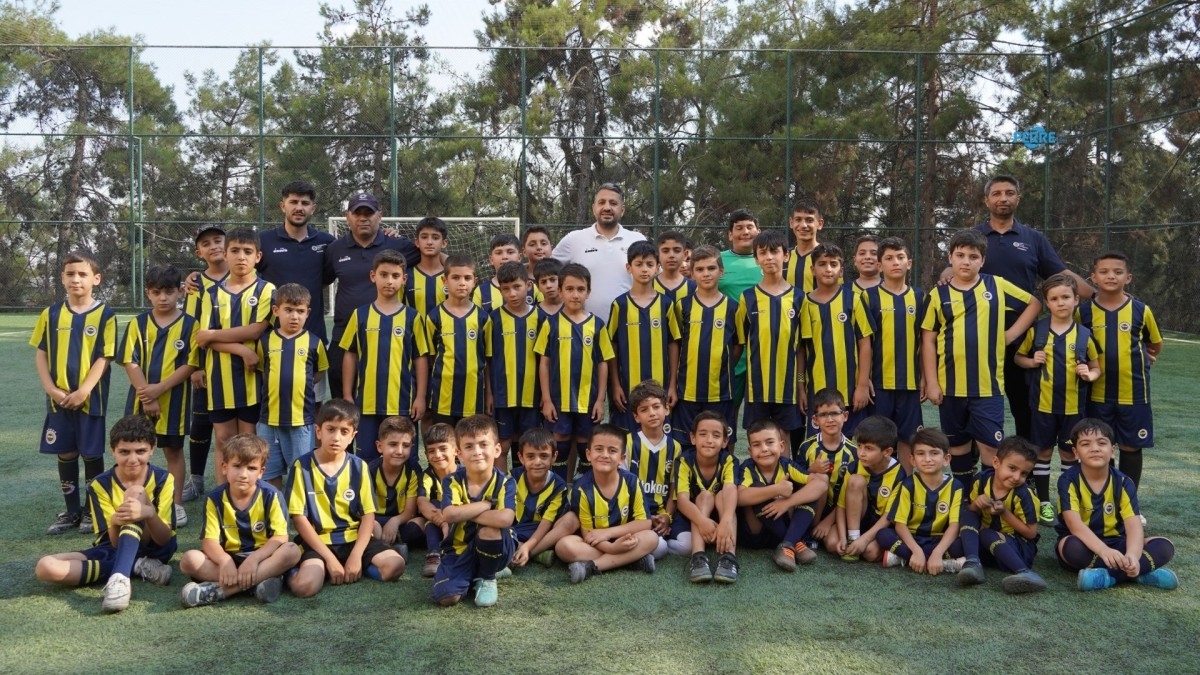 Fenerbahçe Futbol Okulu'ndan Çocuklara Çok Yönlü Eğitim - Videolu Haber