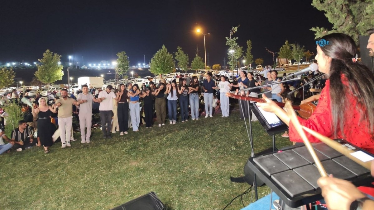 Adıyaman Halaylarla Şenlendi  - Videolu Haber