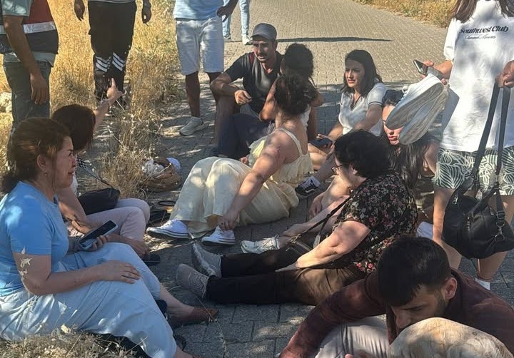Nemrut Yolunda Can Pazarı!
 Minibüs Şarampole Yuvarlandı