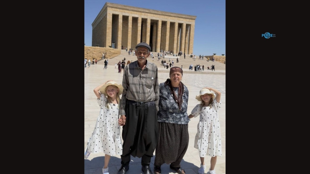 34 Yıl Beklediler İkiz Kızlarıyla Anıtkabir'e Koştular - Videolu Haber