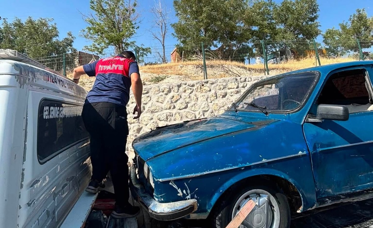 Seyir Halindeki Otomobil Bir Anda Alevlere Teslim Oldu