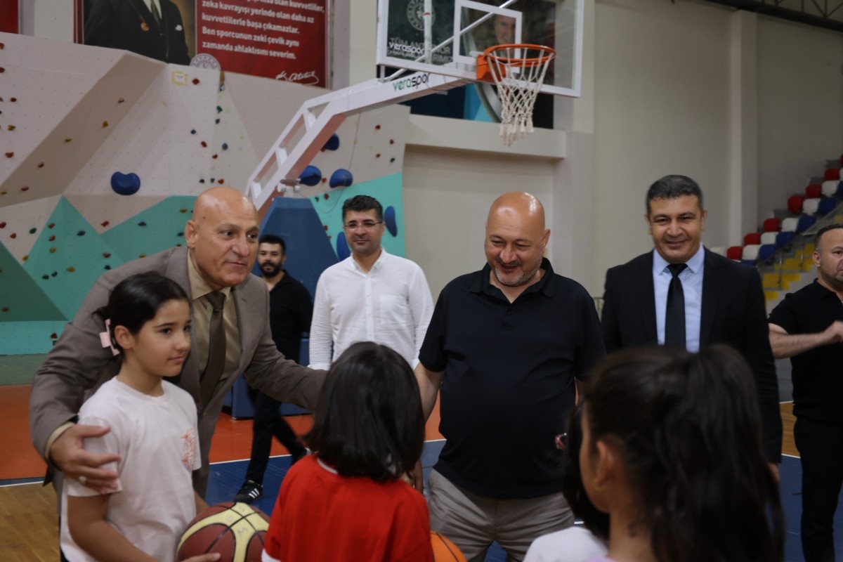 AK Parti Milletvekili Kurt: Gençliğe ve spora desteğimiz sürecek