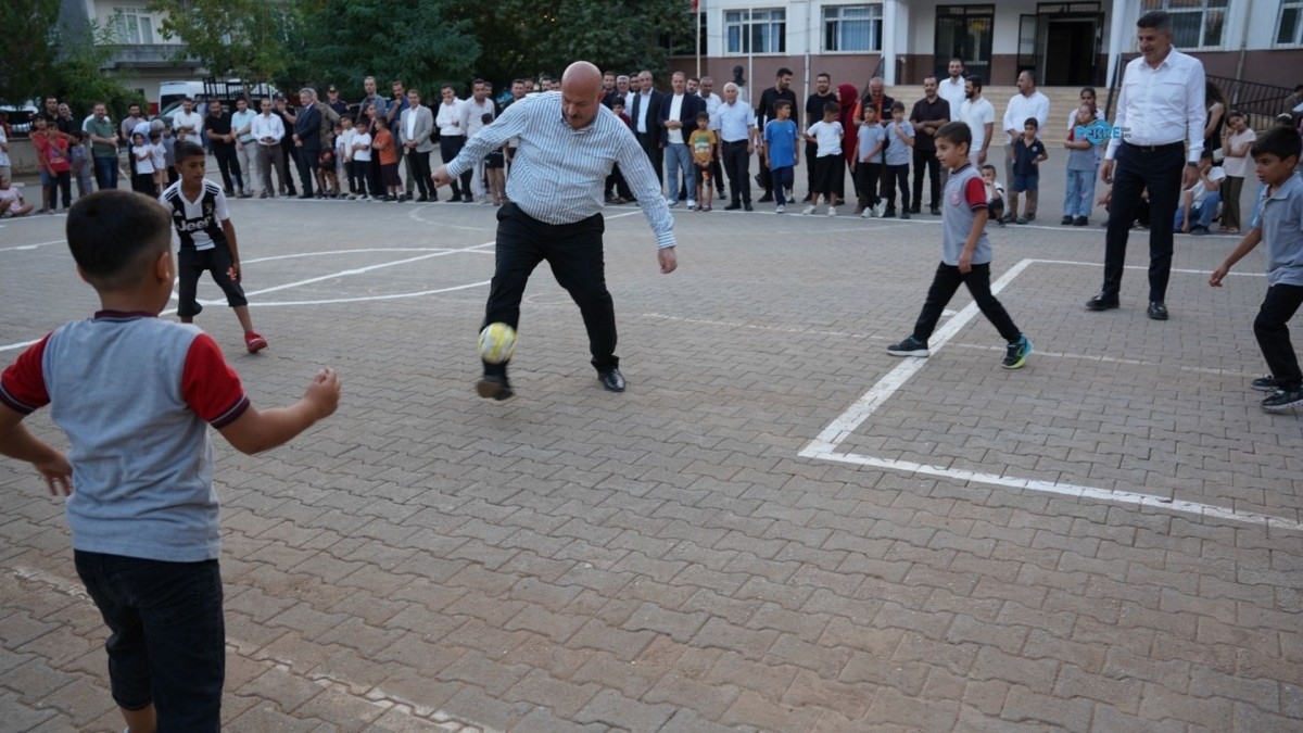 Vali Küçük Ve Milletvekili Şan Kahta’da Esnaf Ve Vatandaşlarla Buluştu