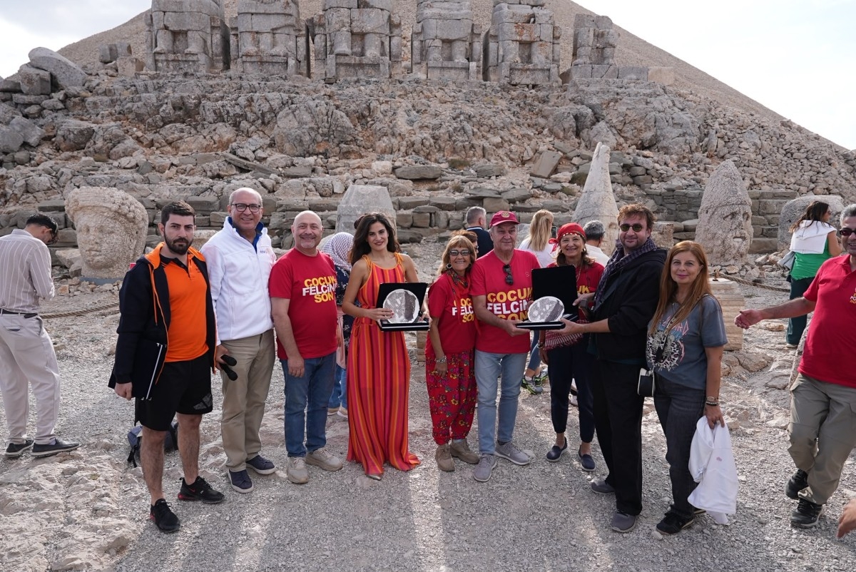 Nemrut’ta Zirveye Çıktılar Çocuk Felcine Dikkat Çektiler