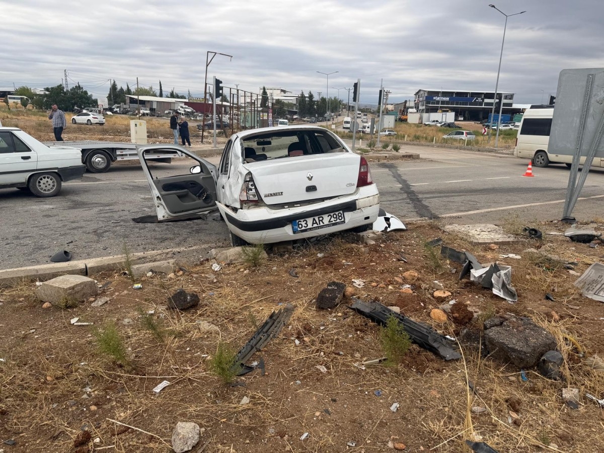 Kavşak Savaş Alanına Döndü 5 Yaralı