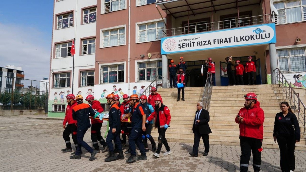 Adıyaman’da Vatandaşlara ve Öğrencilere Afet Eğitimi  - Videolu Haber